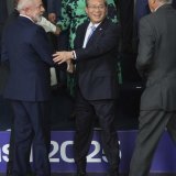 En réponse à la menace de Donald Trump visant les Brics, Pékin a affirmé lundi que le bloc ne cherchait pas "la confrontation" au sujet des droits de douane. KEYSTONE/AP/Silvia Izquierdo